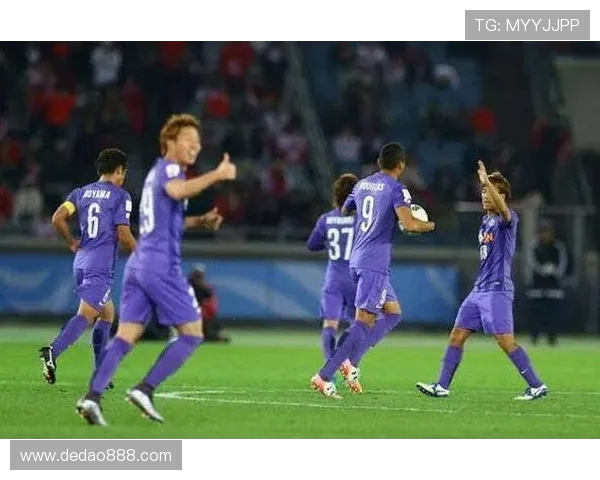 岐阜足球队迎战福冈黄蜂激情对决展现实力与风采